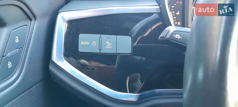 Внедорожник / Кроссовер Audi Q3 2021 в Стрые