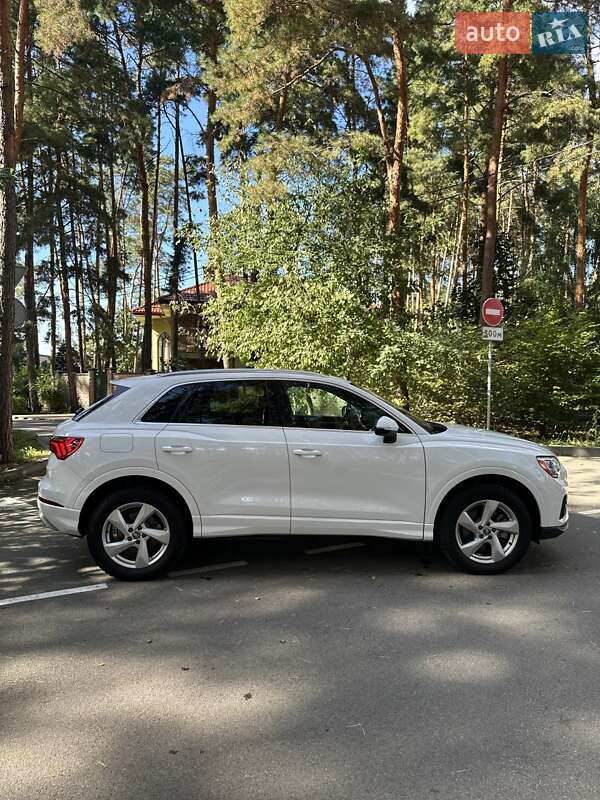 Внедорожник / Кроссовер Audi Q3 2019 в Белогородке
