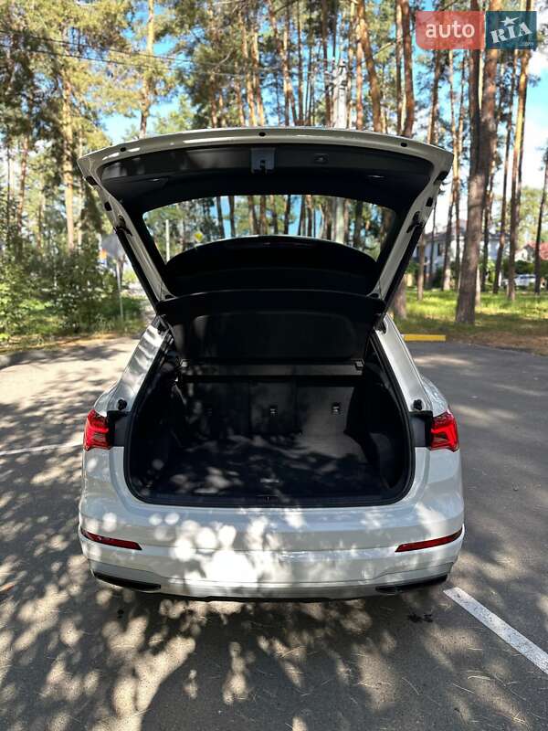 Внедорожник / Кроссовер Audi Q3 2019 в Белогородке