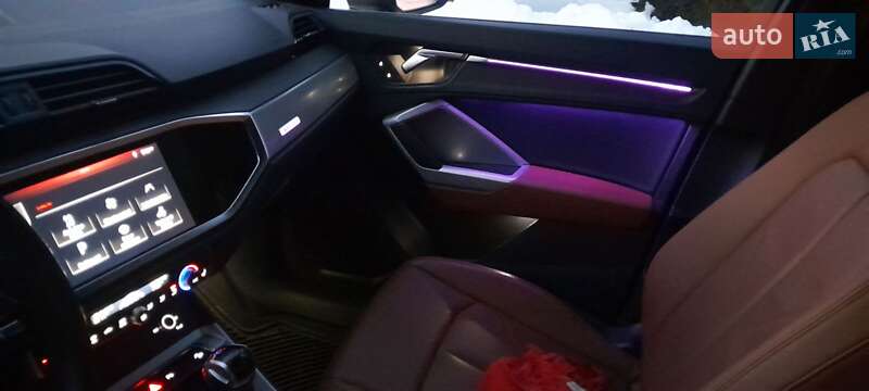 Внедорожник / Кроссовер Audi Q3 2021 в Стрые