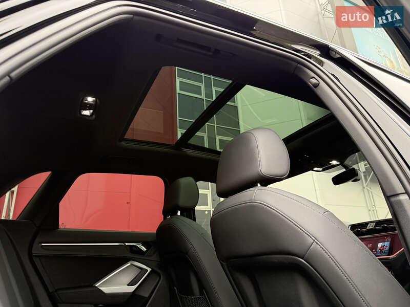 Внедорожник / Кроссовер Audi Q3 2020 в Киеве