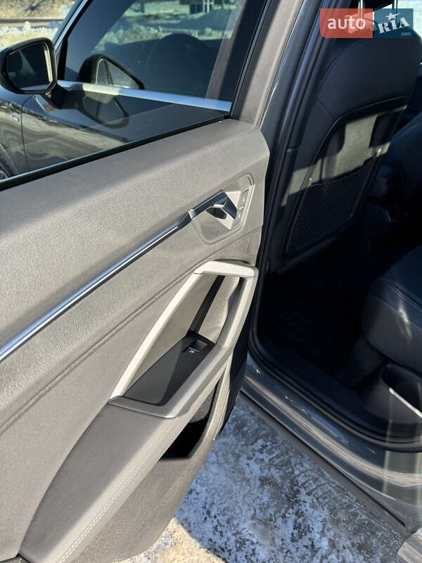 Позашляховик / Кросовер Audi Q3 2019 в Львові фото 18 Позашляховик / Кросовер Audi Q3 2019 в Львові