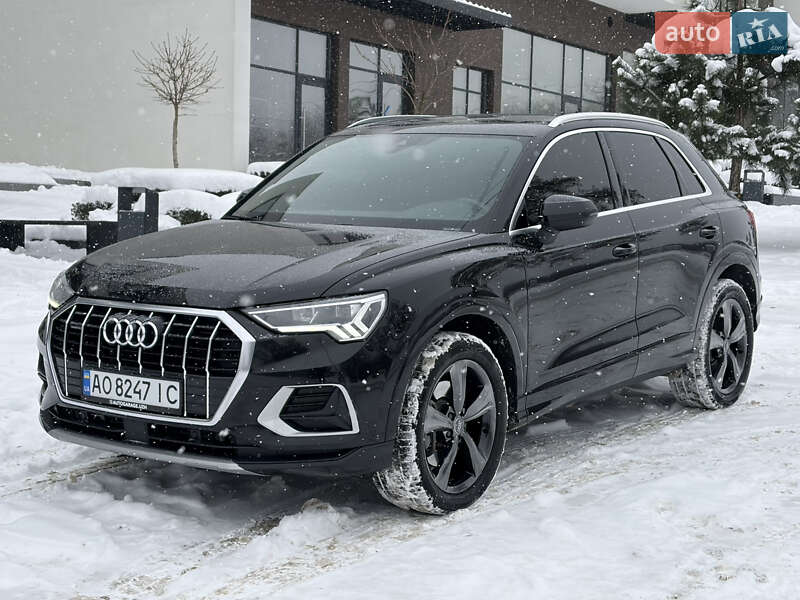 Внедорожник / Кроссовер Audi Q3 2019 в Ужгороде