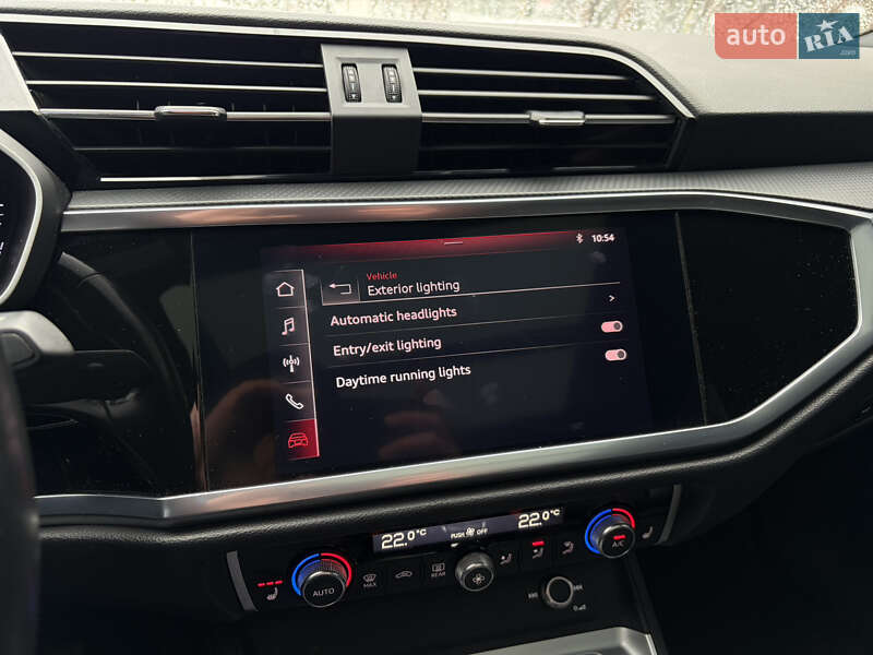 Внедорожник / Кроссовер Audi Q3 2019 в Ужгороде