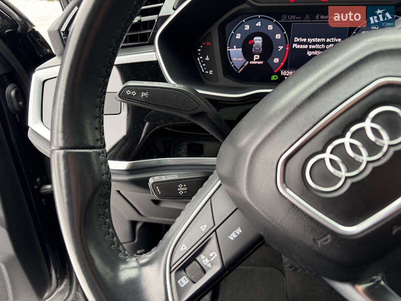 Внедорожник / Кроссовер Audi Q3 2019 в Ужгороде