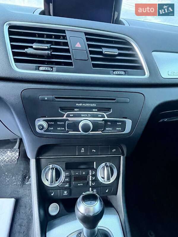 Внедорожник / Кроссовер Audi Q3 2015 в Луцке