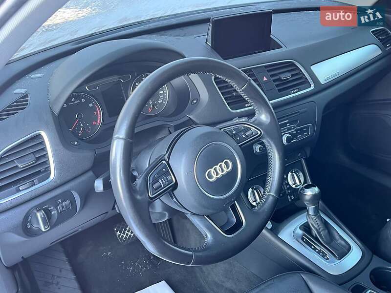Внедорожник / Кроссовер Audi Q3 2015 в Луцке