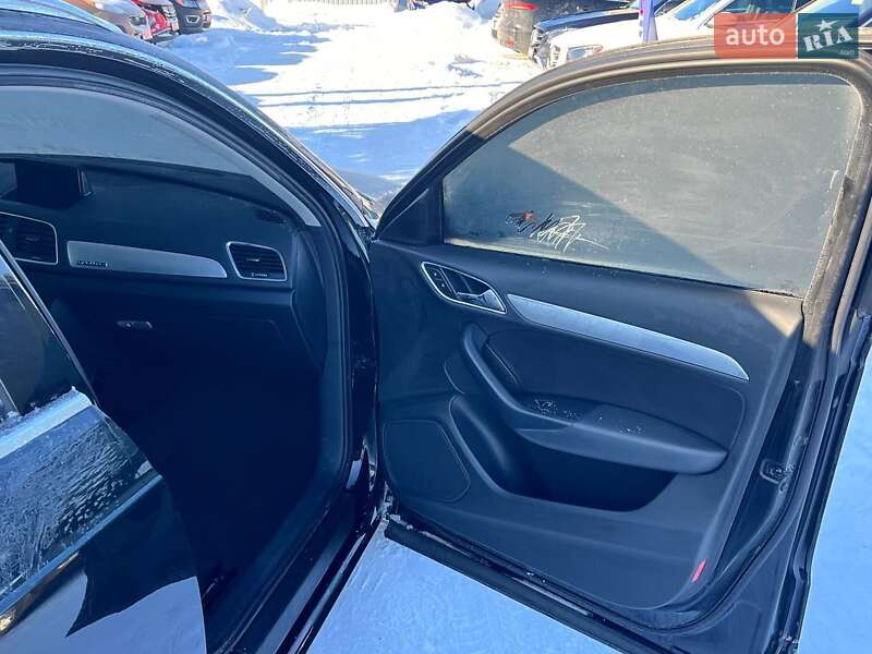 Внедорожник / Кроссовер Audi Q3 2015 в Луцке