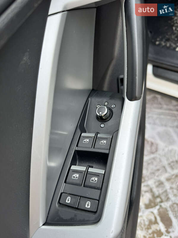 Внедорожник / Кроссовер Audi Q3 2019 в Лубнах