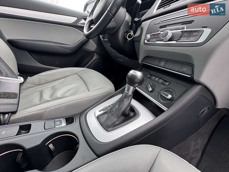 Позашляховик / Кросовер Audi Q3 2016 в Радивиліві