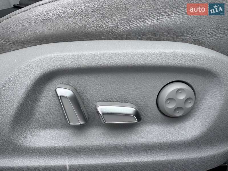 Позашляховик / Кросовер Audi Q3 2016 в Радивиліві