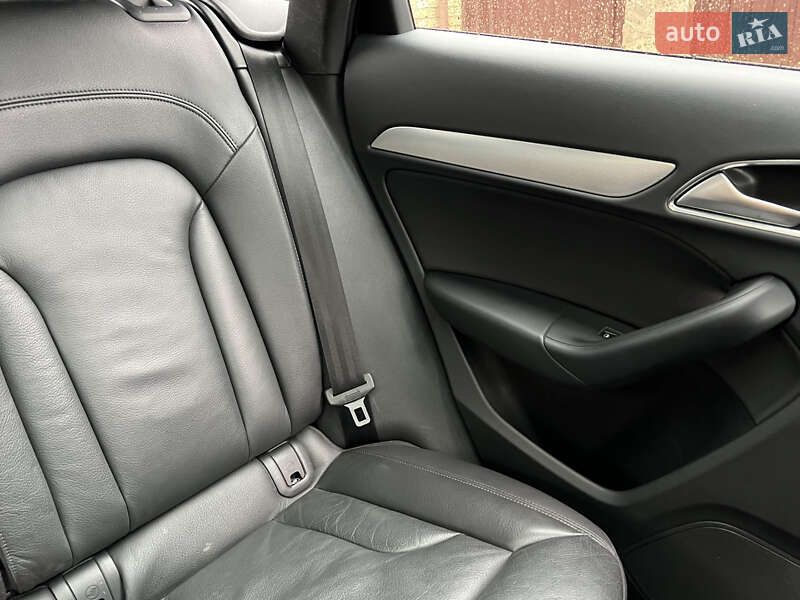 Позашляховик / Кросовер Audi Q3 2017 в Києві