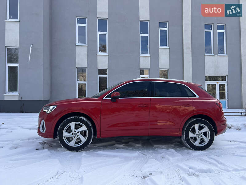 Внедорожник / Кроссовер Audi Q3 2019 в Сумах