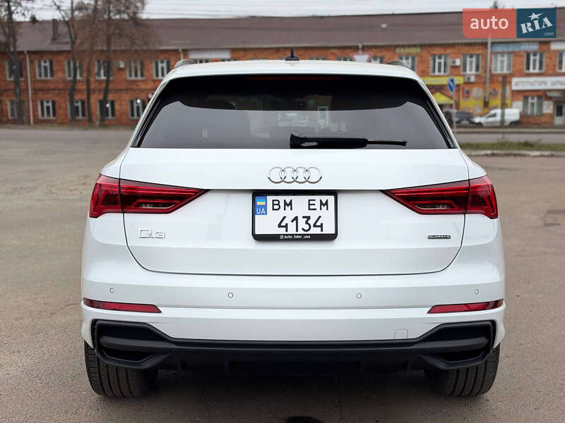 Внедорожник / Кроссовер Audi Q3 2024 в Киеве
