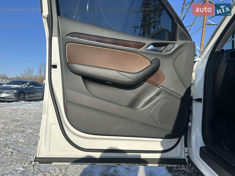 Позашляховик / Кросовер Audi Q3 2015 в Харкові