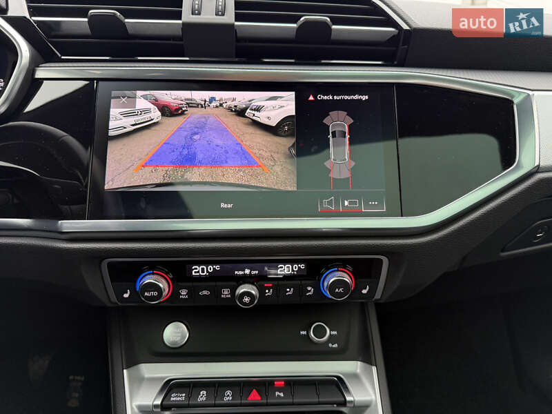 Внедорожник / Кроссовер Audi Q3 2020 в Киеве