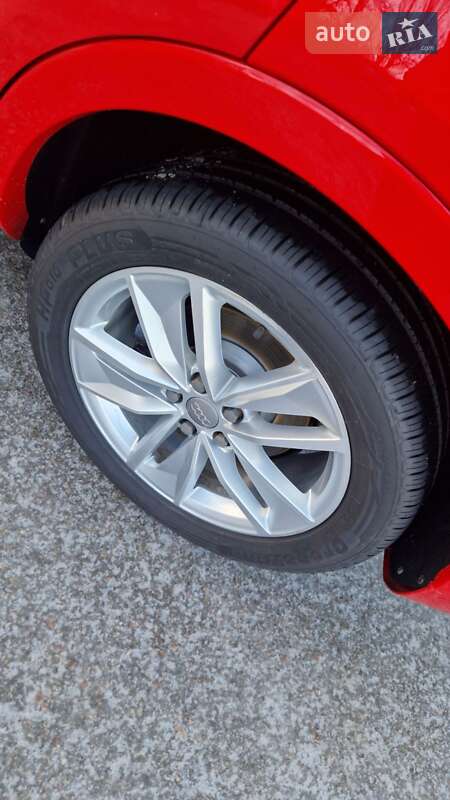 Внедорожник / Кроссовер Audi Q3 2016 в Николаеве