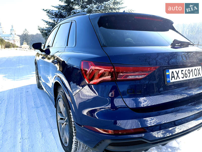 Позашляховик / Кросовер Audi Q3 2024 в Чернівцях