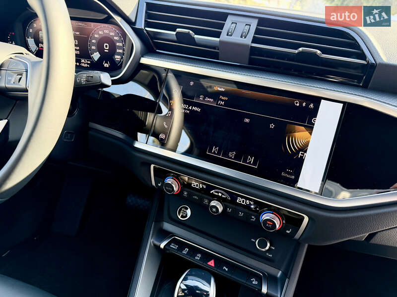 Позашляховик / Кросовер Audi Q3 2024 в Чернівцях