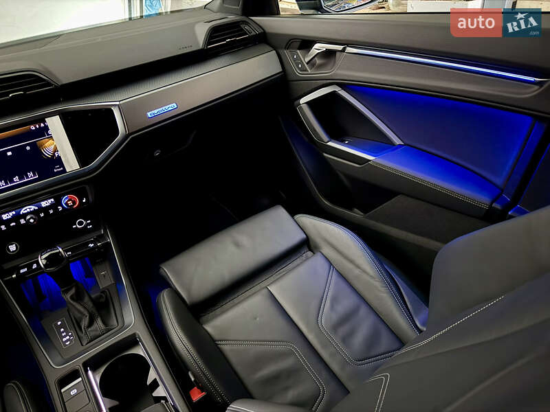 Позашляховик / Кросовер Audi Q3 2024 в Чернівцях