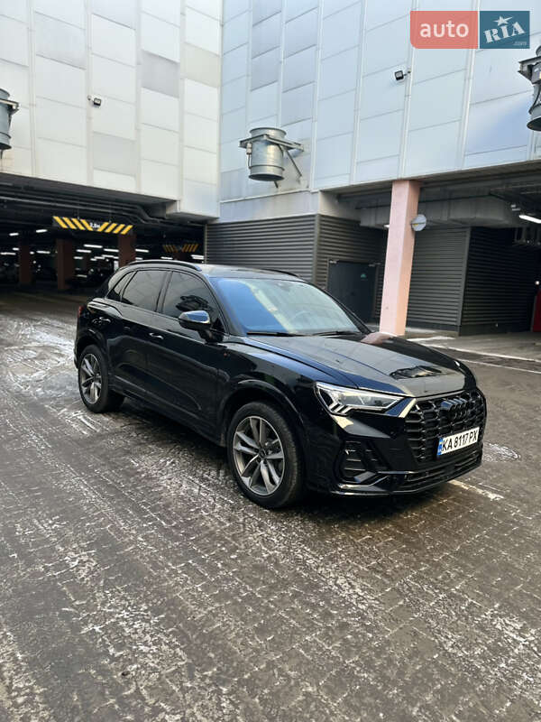Позашляховик / Кросовер Audi Q3 2024 в Києві