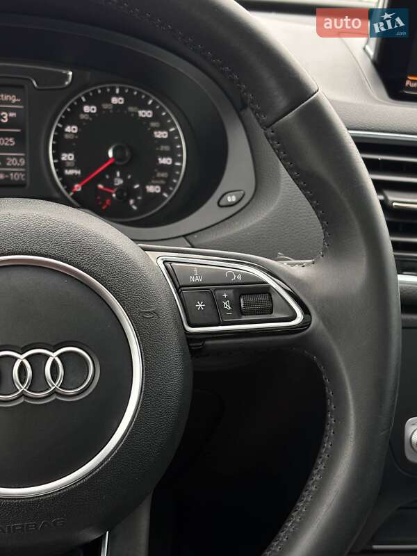 Внедорожник / Кроссовер Audi Q3 2016 в Стрые