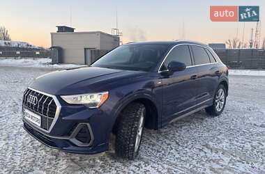 Внедорожник / Кроссовер Audi Q3 2021 в Киеве