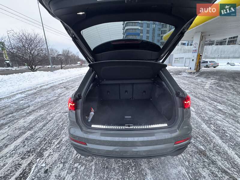 Внедорожник / Кроссовер Audi Q3 2024 в Киеве