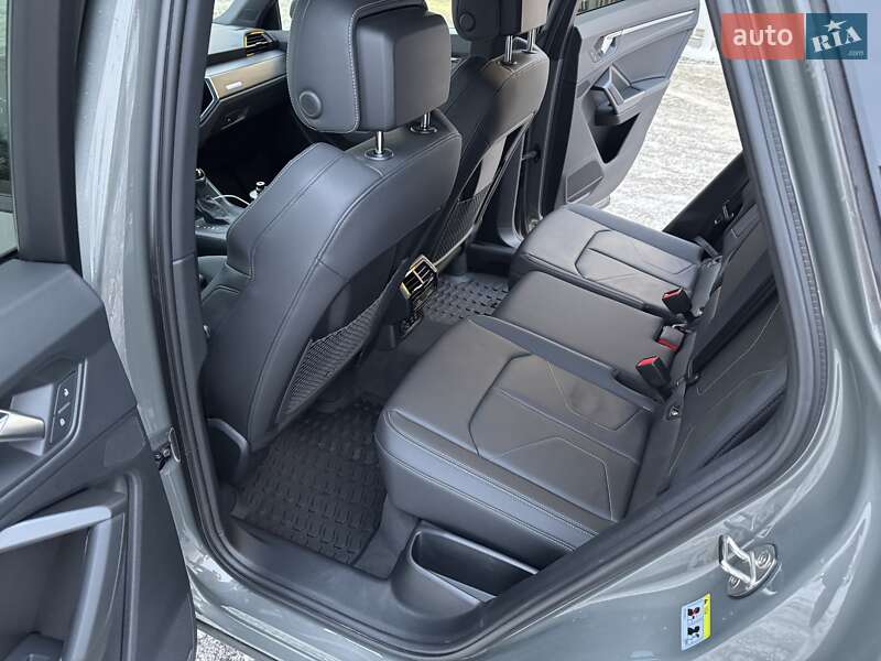 Внедорожник / Кроссовер Audi Q3 2024 в Киеве