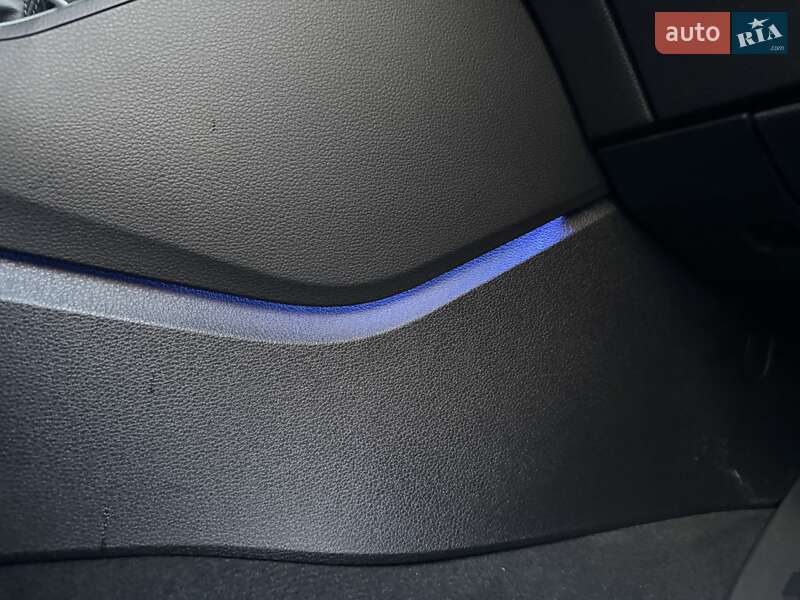 Внедорожник / Кроссовер Audi Q3 2024 в Киеве