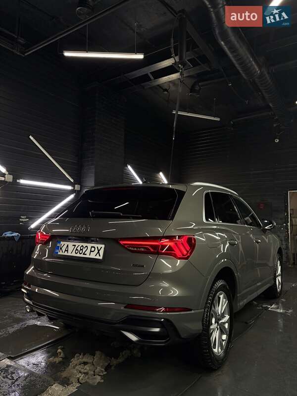 Позашляховик / Кросовер Audi Q3 2022 в Києві