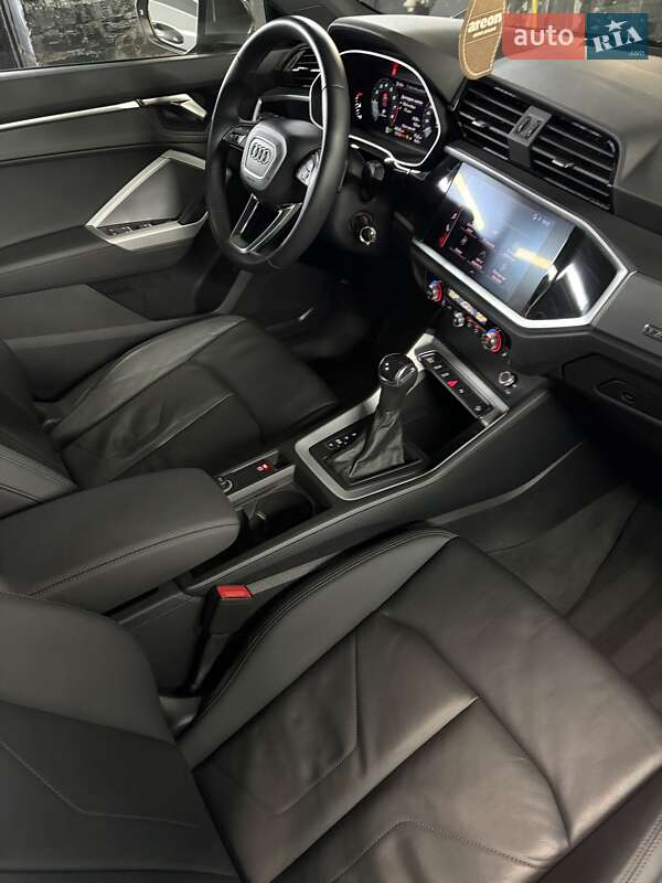 Позашляховик / Кросовер Audi Q3 2022 в Києві