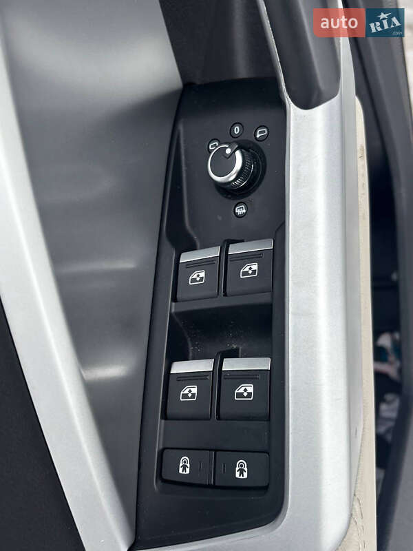 Позашляховик / Кросовер Audi Q3 2019 в Стрию