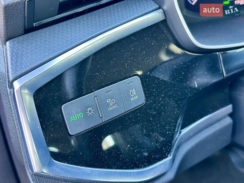 Позашляховик / Кросовер Audi Q3 2020 в Дніпрі фото 20 Позашляховик / Кросовер Audi Q3 2020 в Дніпрі