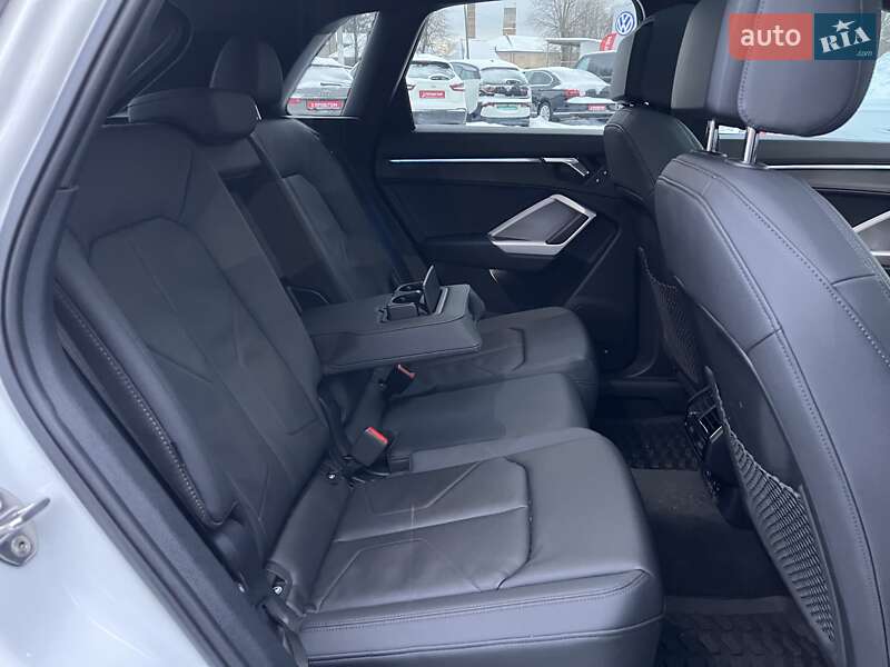 Позашляховик / Кросовер Audi Q3 2021 в Житомирі