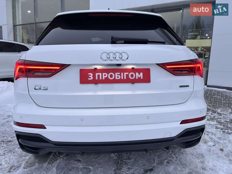 Позашляховик / Кросовер Audi Q3 2021 в Житомирі