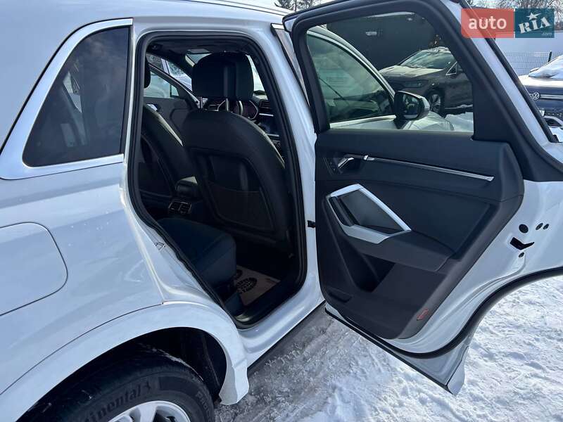 Позашляховик / Кросовер Audi Q3 2020 в Стрию