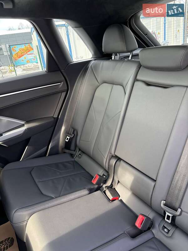 Позашляховик / Кросовер Audi Q3 2020 в Стрию