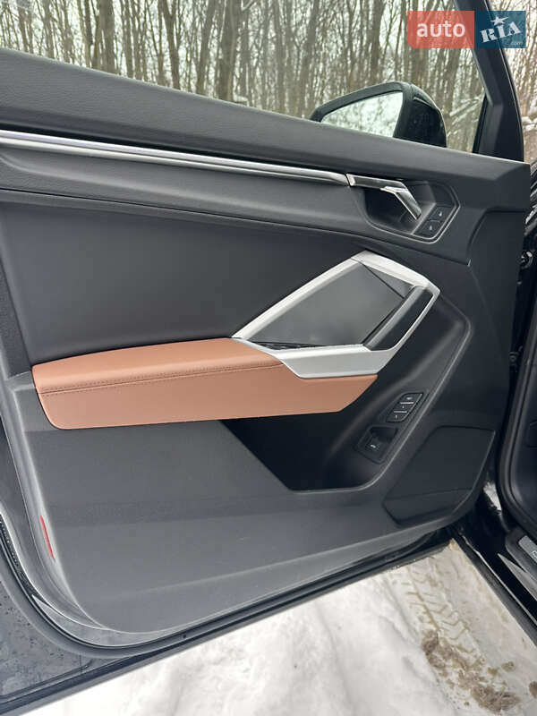 Позашляховик / Кросовер Audi Q3 2023 в Києві фото 45 Позашляховик / Кросовер Audi Q3 2023 в Києві