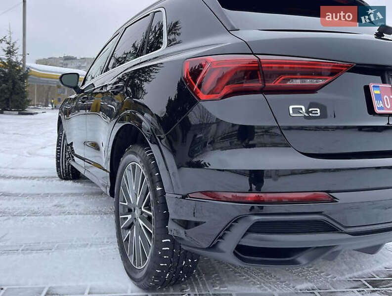 Внедорожник / Кроссовер Audi Q3 2019 в Львове