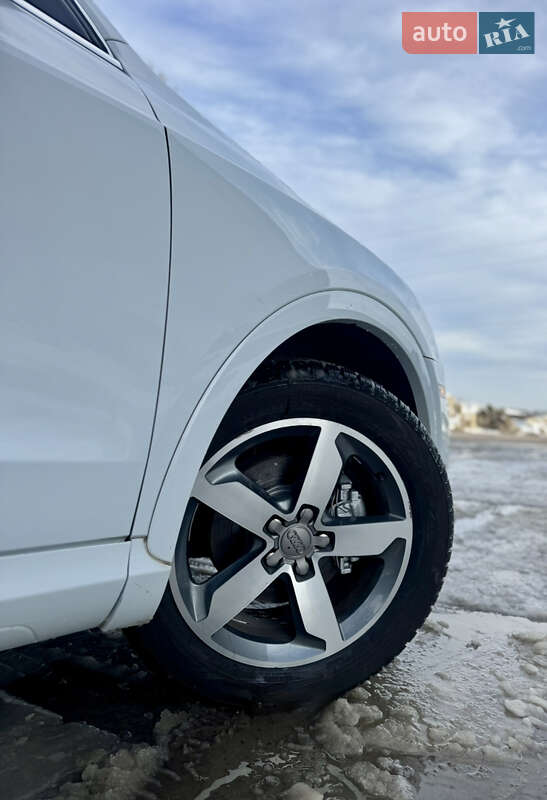 Позашляховик / Кросовер Audi Q3 2015 в Львові