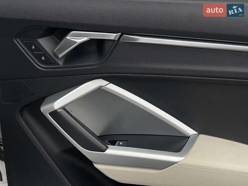 Позашляховик / Кросовер Audi Q3 2019 в Києві