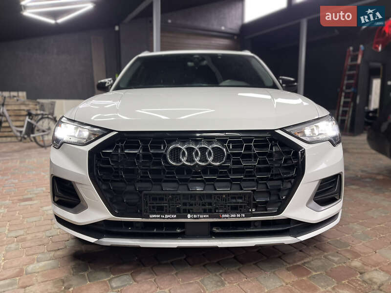 Позашляховик / Кросовер Audi Q3 2019 в Луцьку