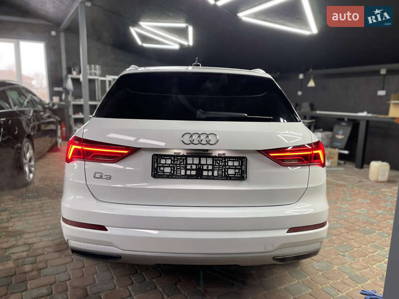 Позашляховик / Кросовер Audi Q3 2019 в Луцьку