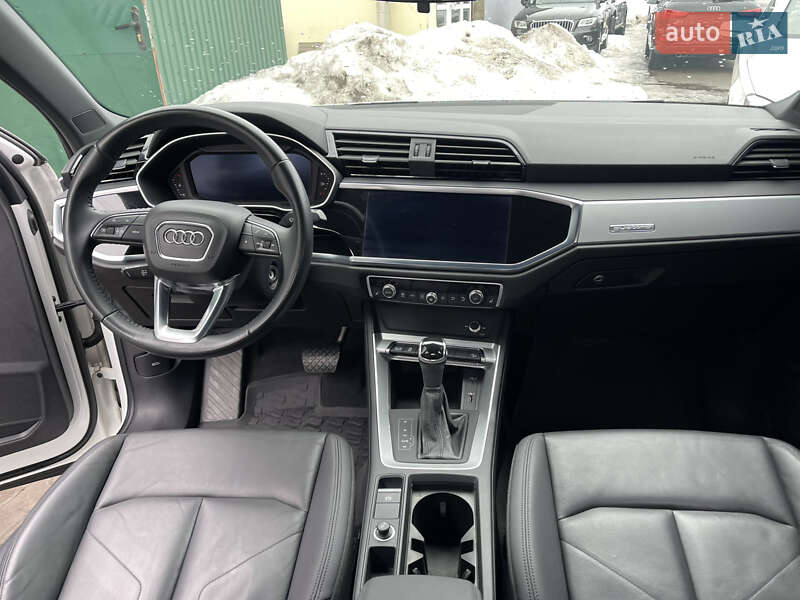 Позашляховик / Кросовер Audi Q3 2019 в Луцьку