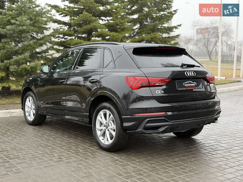 Позашляховик / Кросовер Audi Q3 2023 в Одесі