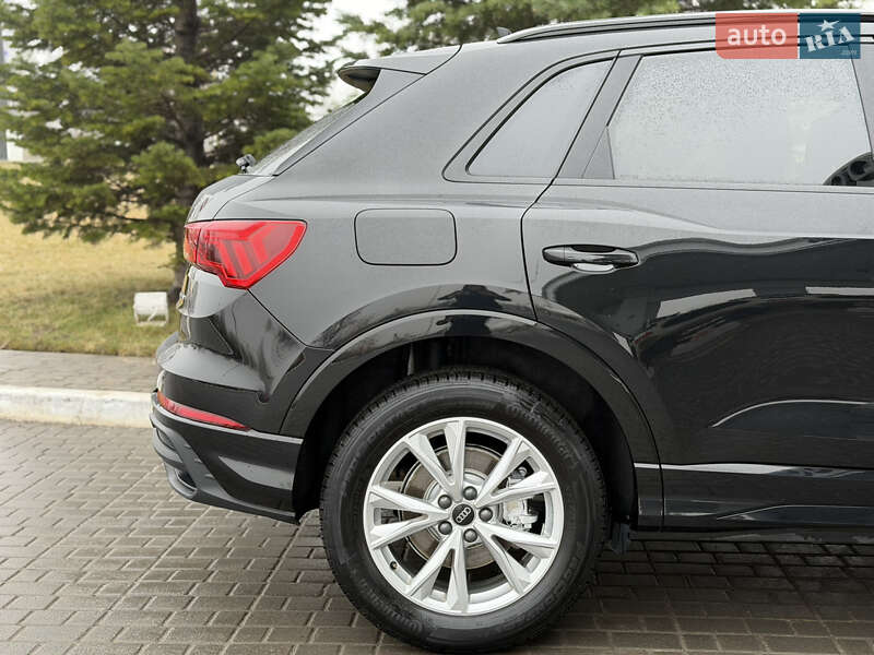 Позашляховик / Кросовер Audi Q3 2023 в Одесі