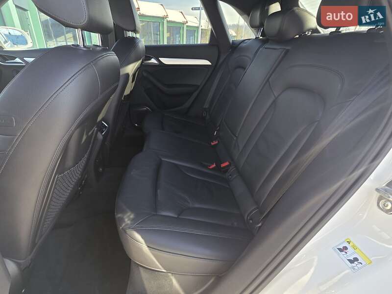 Позашляховик / Кросовер Audi Q3 2016 в Ірпені