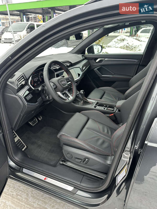 Позашляховик / Кросовер Audi Q3 2024 в Тернополі