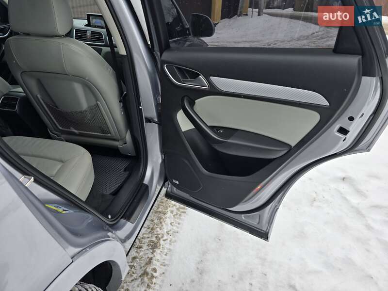 Позашляховик / Кросовер Audi Q3 2014 в Києві